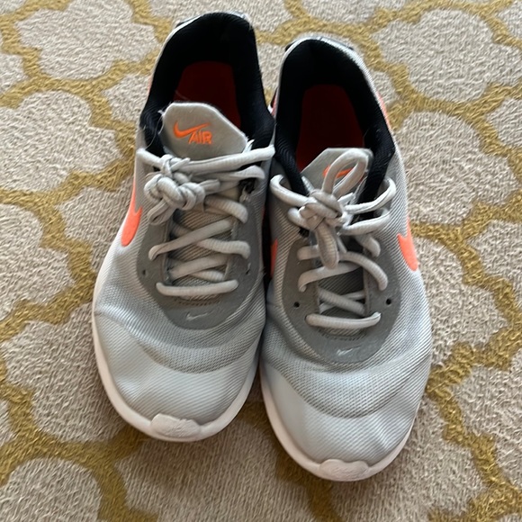 Nike Shoes Youth Nike Size 4 Tennis Shoes Great Condition Gray And